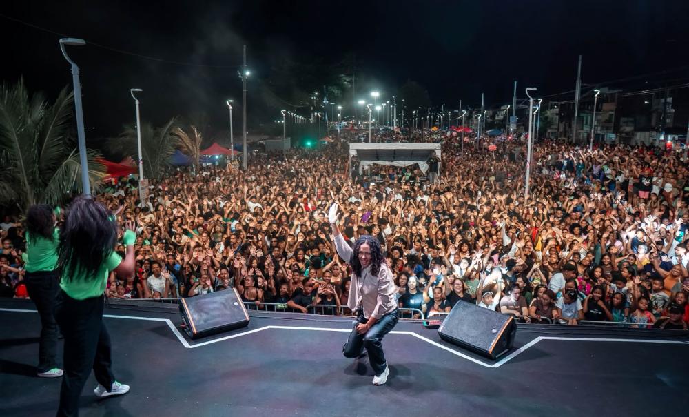 Evento gospel “Mergulhados na Praça” reúne mais de 15 mil pessoas na Nova Orla de Praia Grande com Samuel Eleotério, Theo Rubia, Victin e atrações locais